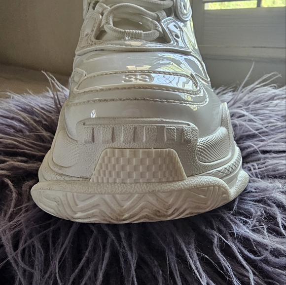 SOLD 💔 Balenciaga Triple S Patent Leather Sneakers size 39 AUTHENTIC - Picture 15 of 16